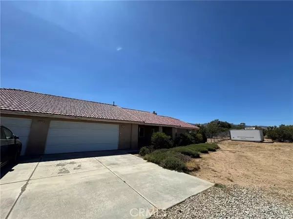5045 elsinore, Phelan, CA 92371