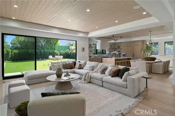 Valley Village, CA 91607,4828 Radford AVE