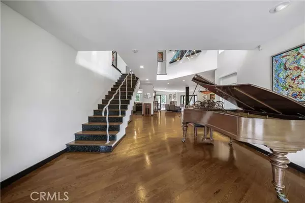 Los Angeles, CA 90046,8100 Laurelmont DR