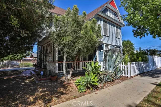 623 S Merrill ST, Corona, CA 92882