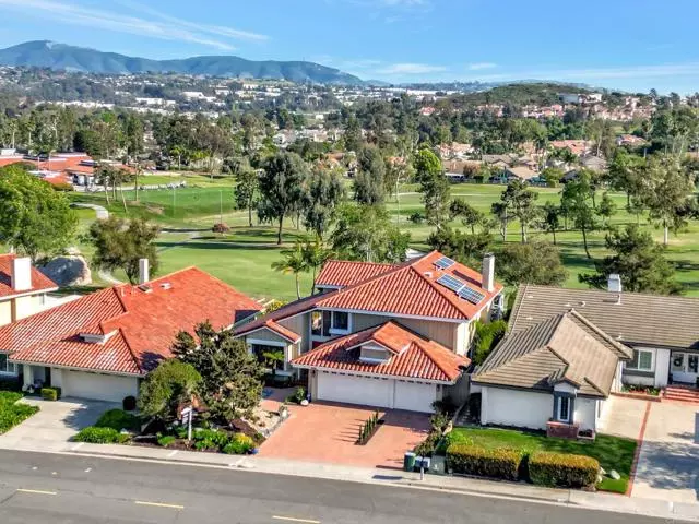 Vista, CA 92081,1211 Countrywood LN