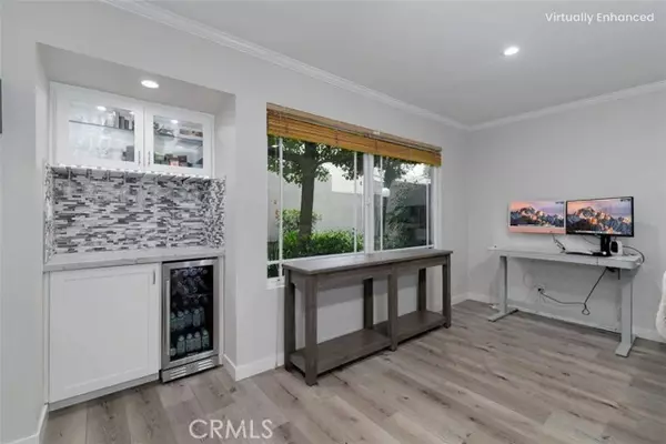 Northridge, CA 91325,10224 Zelzah Ave 4