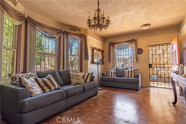 Los Angeles, CA 90029,1175 N Commonwealth AVE