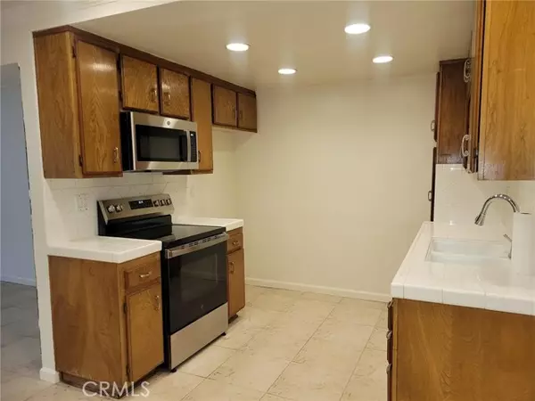 Brea, CA 92821,147 S Poplar AVE