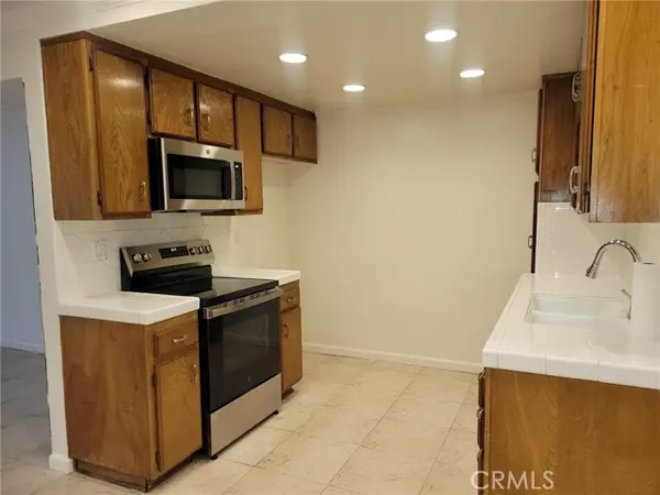 Brea, CA 92821,147 S Poplar AVE