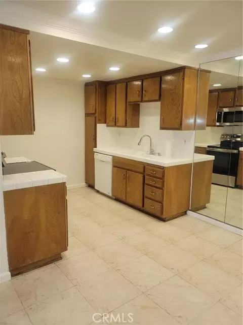 Brea, CA 92821,147 S Poplar AVE