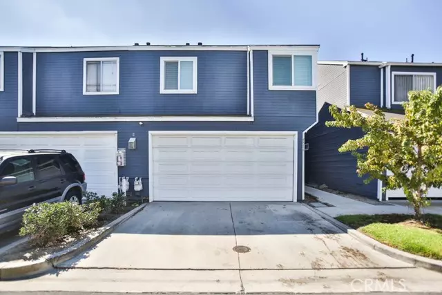 4816 Irongate LN, Santa Ana, CA 92703