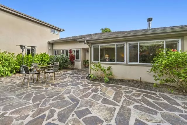 3302 Avenida De Loyola, Oceanside, CA 92056