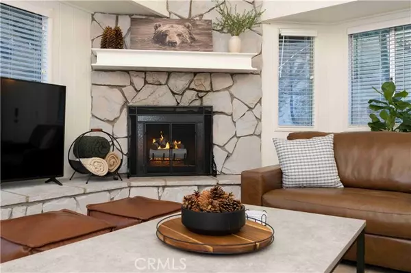 Lake Arrowhead, CA 92352,695 Sutter LN