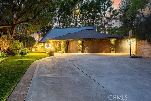 Valencia, CA 91355,25261 Avenida Rondel