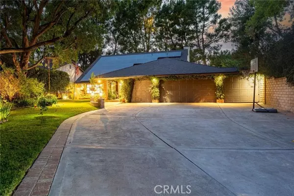 Valencia, CA 91355,25261 Avenida Rondel