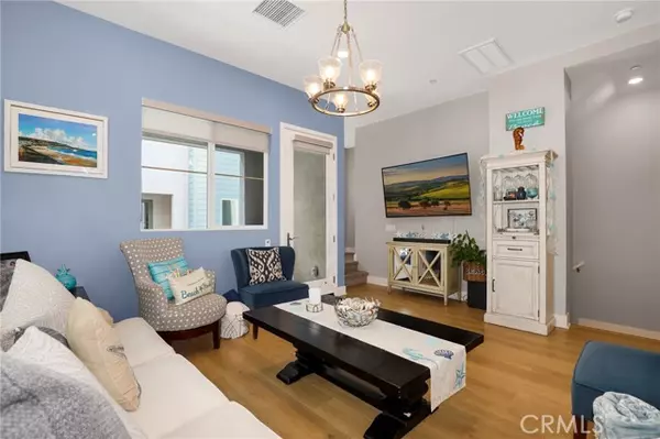 1642 W Saratoga LN, San Pedro, CA 90732