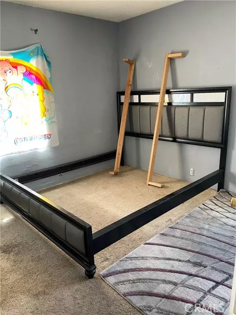 Highland, CA 92404,6994 Elmwood RD