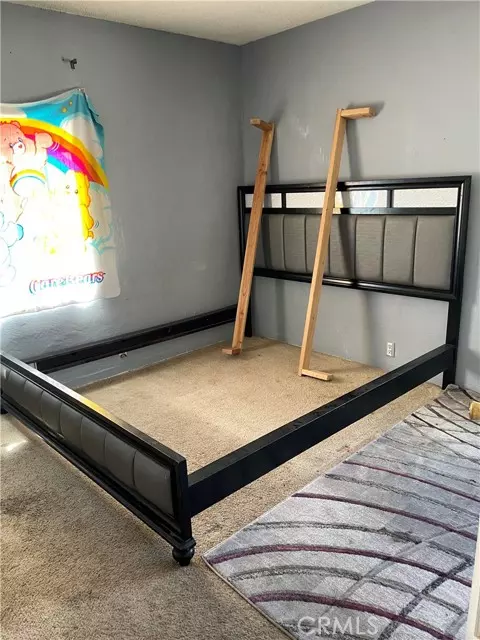 Highland, CA 92404,6994 Elmwood RD