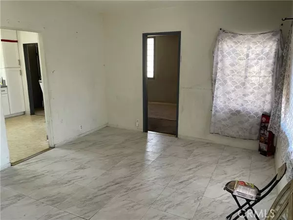 Highland, CA 92404,6994 Elmwood RD