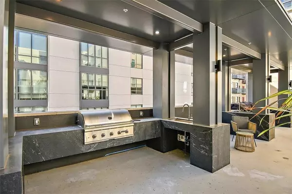 Pasadena, CA 91101,39 S Los Robles AVE 3006