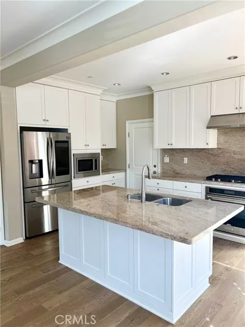 Irvine, CA 92602,108 Mighty Oak