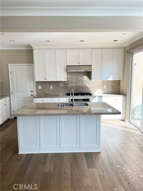 Irvine, CA 92602,108 Mighty Oak