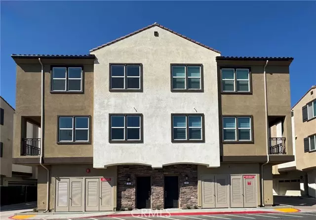 Anaheim, CA 92806,2430 E. AGAVE Unit 9