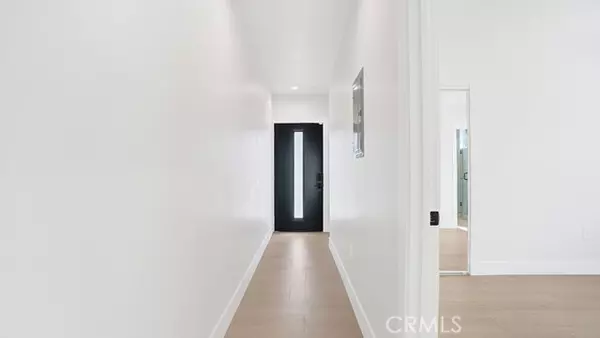 Los Angeles, CA 90029,1215 N. Kingsley DR