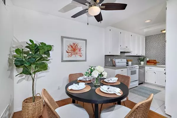 Cardiff By The Sea, CA 92007,1234 Caminito Septimo