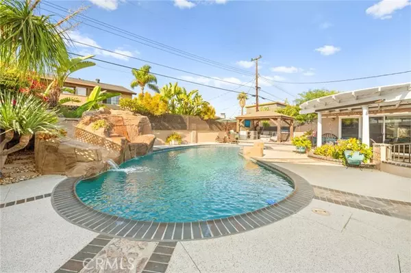 1915 W Clearbrook, Anaheim, CA 92804