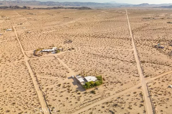 Joshua Tree, CA 92252,66136 Mars DR