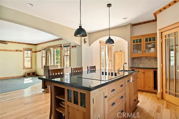 85 Park DR, Running Springs, CA 92382