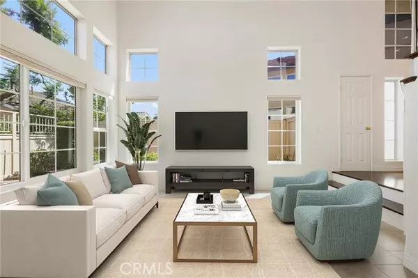 Yorba Linda, CA 92887,5527 Patricia WAY