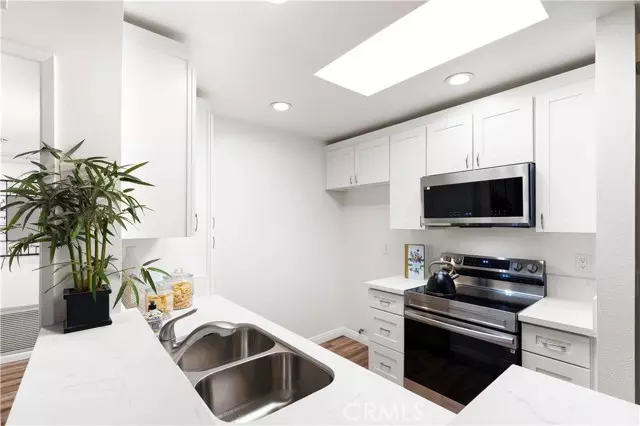 4260 Via Arbolada 304, Los Angeles, CA 90042