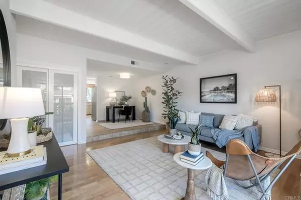 Carlsbad, CA 92009,6615 Santa Isabel ST C