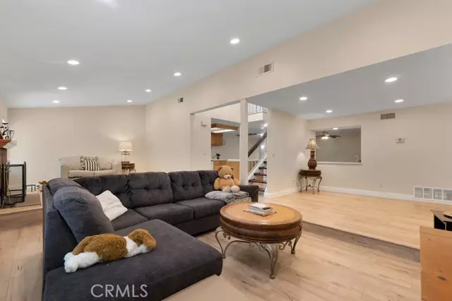 Chatsworth, CA 91311,10121 Larwin AVE 3