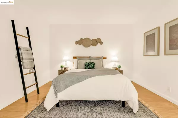 Oakland, CA 94611,288 Whitmore St 220