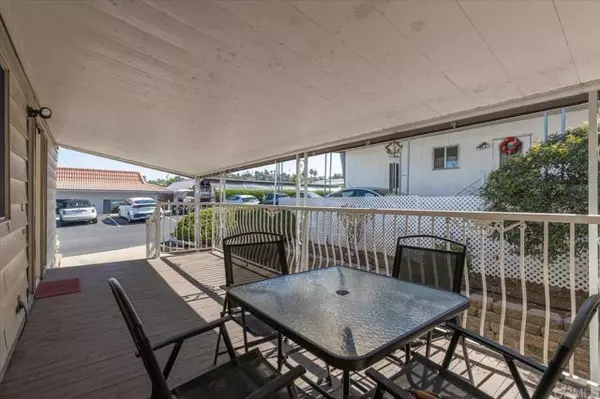 Vista, CA 92083,718 Sycamore Ave 134