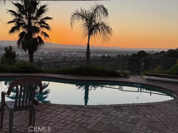 3003 Mesa Verde DR, Burbank, CA 91504