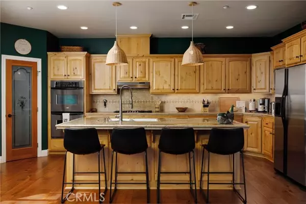 Lake Arrowhead, CA 92352,929 Lucerne LN