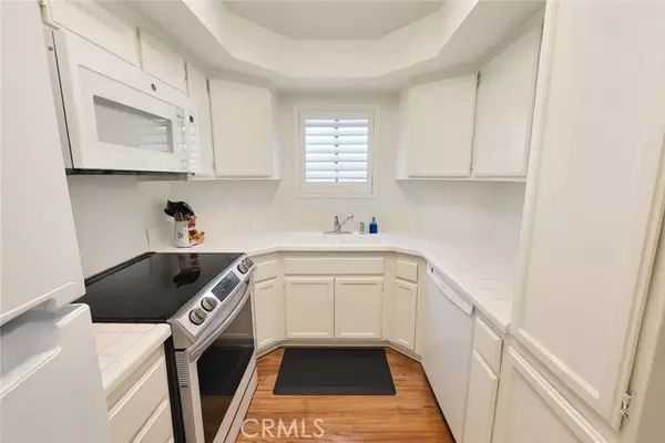 Long Beach, CA 90807,3913 N Virginia RD 301