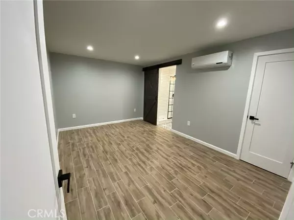 Reseda, CA 91335,7233 Enfield