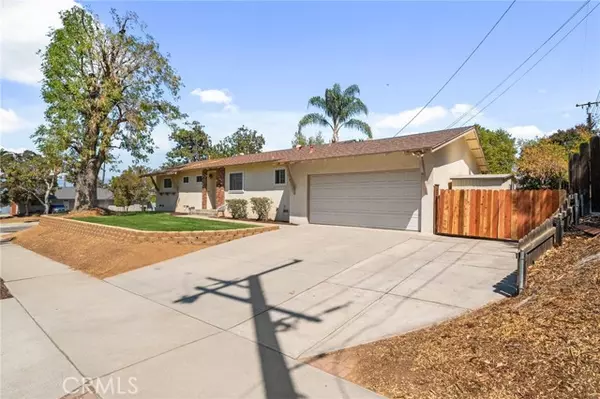 Redlands, CA 92373,325 Lakeside AVE