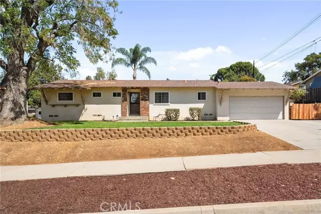 325 Lakeside AVE, Redlands, CA 92373