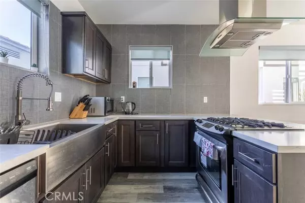 Los Angeles, CA 90027,1340 N Kenmore