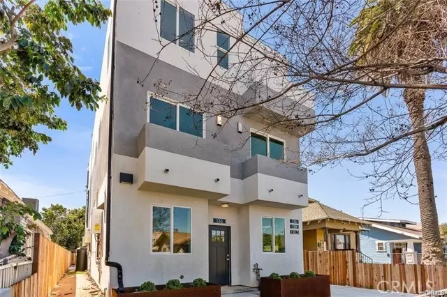 Los Angeles, CA 90037,136 W 48th ST