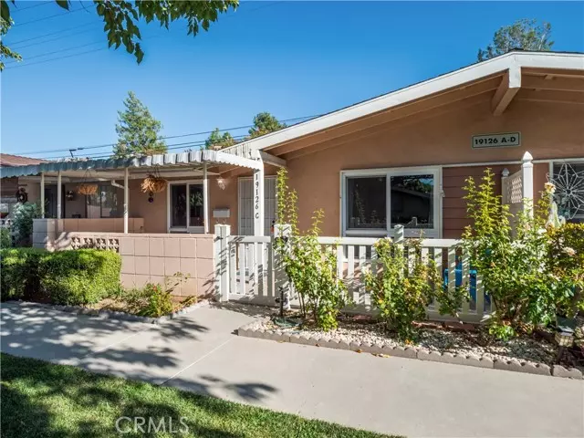 19126 Avenue of the Oaks C, Newhall, CA 91321