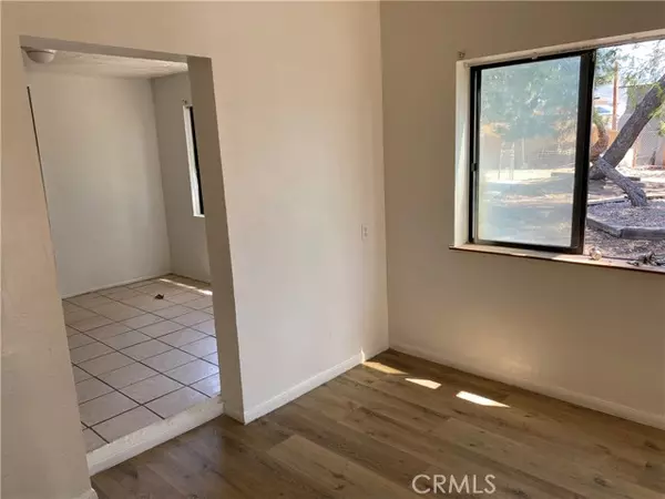 Devore, CA 92407,19216 Kendell