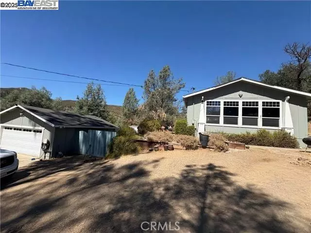 Clearlake, CA 95423-9569,3348 Wolf Creek RD