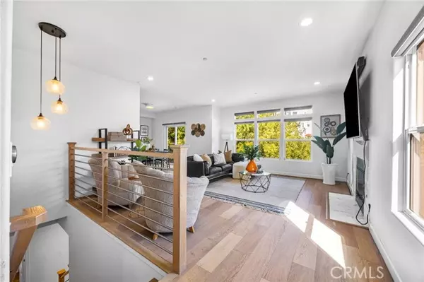 Los Angeles, CA 90027,3822 Clayton AVE