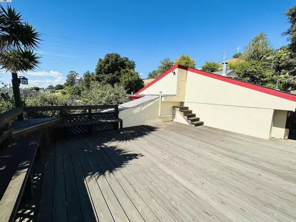 Hayward, CA 94542,25132 Del Mar AVE