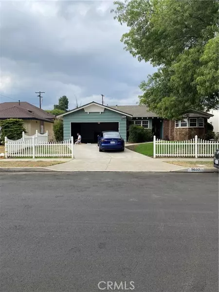 8607 Delco Ave, Winnetka, CA 91306