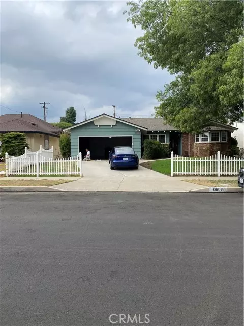 8607 Delco Ave, Winnetka, CA 91306