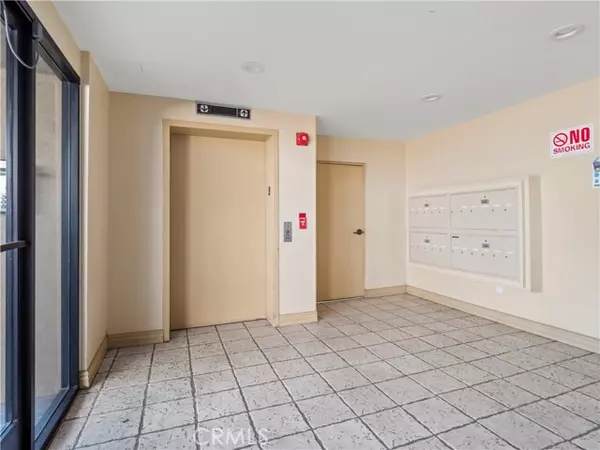 Sherman Oaks, CA 91423,4301 Fulton AVE 303